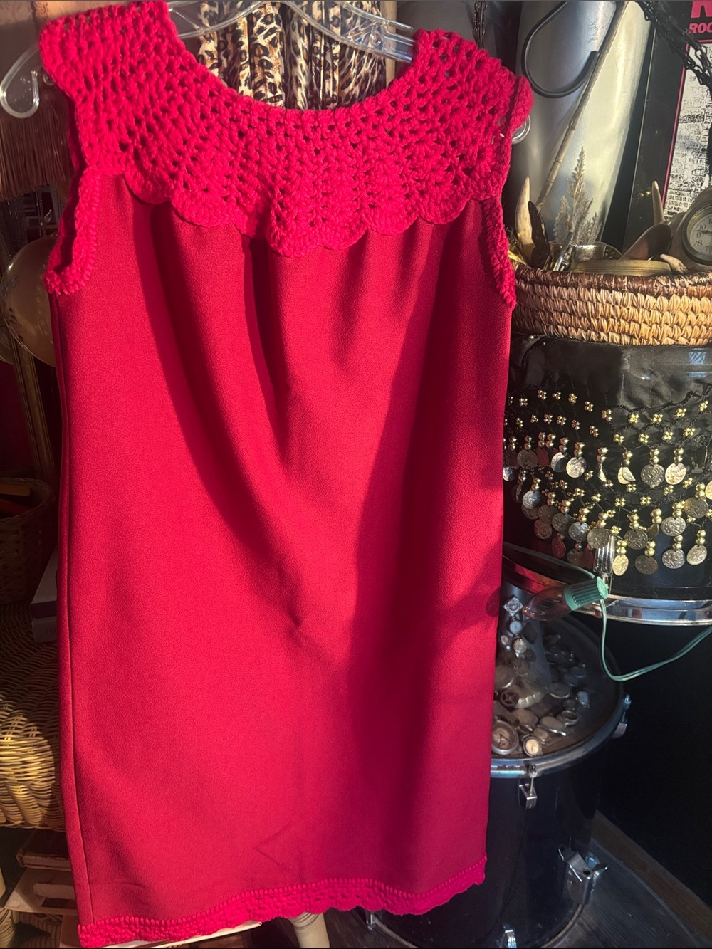 Sleeveless Crochet Yoke Shift Dress in Red
